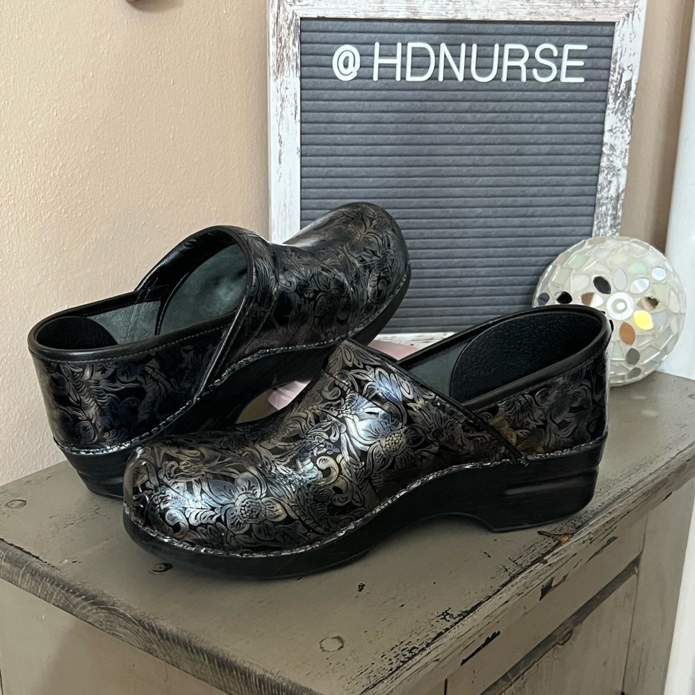 DANSKO Professional Nursing Shoes~ Metallic Paisley Floral ~Size: 40 👩🏻‍⚕️